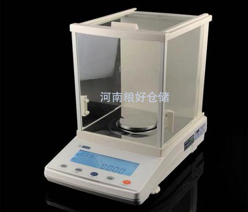 電子天平（千分之一、萬分之一）